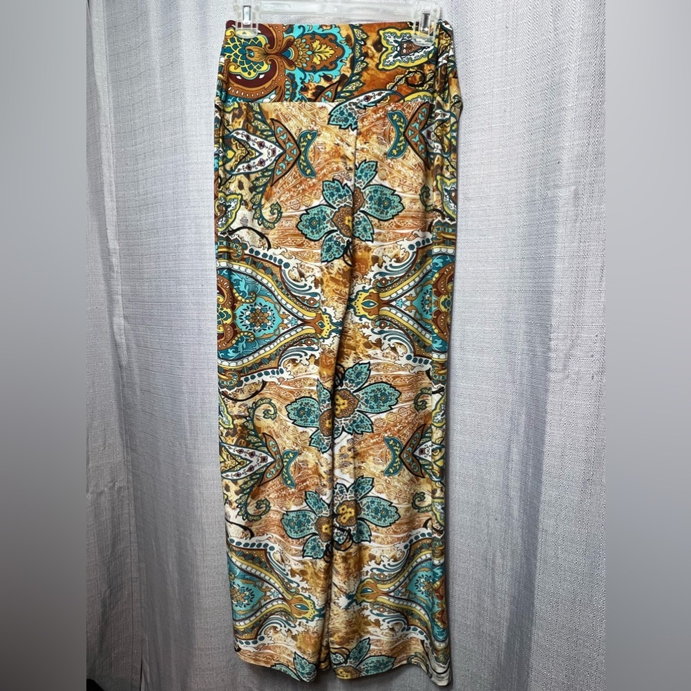 Women’s Skirt size large
Gently worn